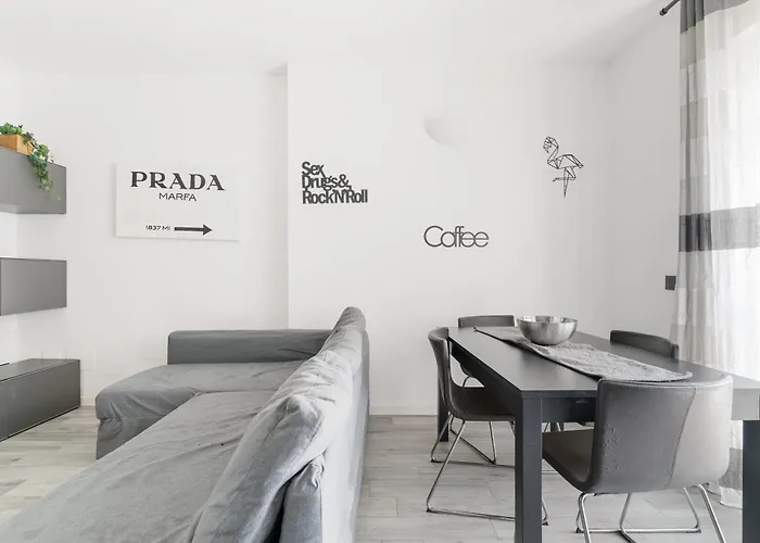 Guesthost - Bonola M1 Balcony Lejlighed Milano